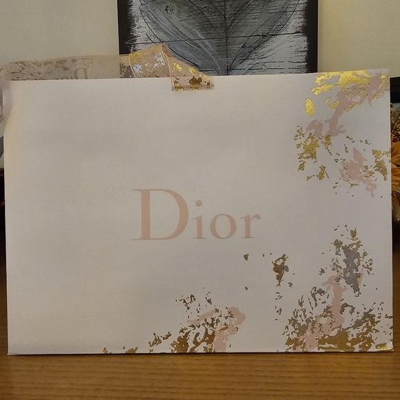 Dior gift bag. White with gold and pink design and lace ribbon. NEW never used - Picture 2 of 7